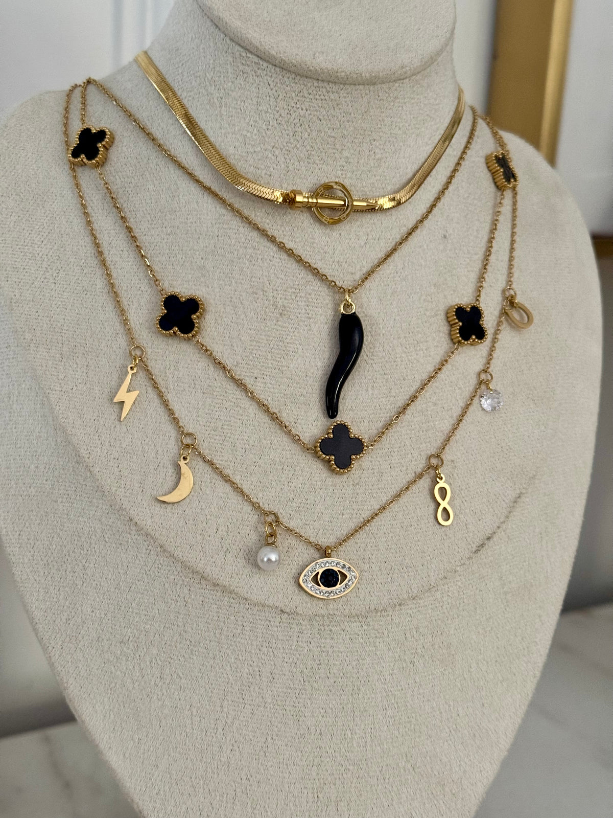Onyx Clover Stack