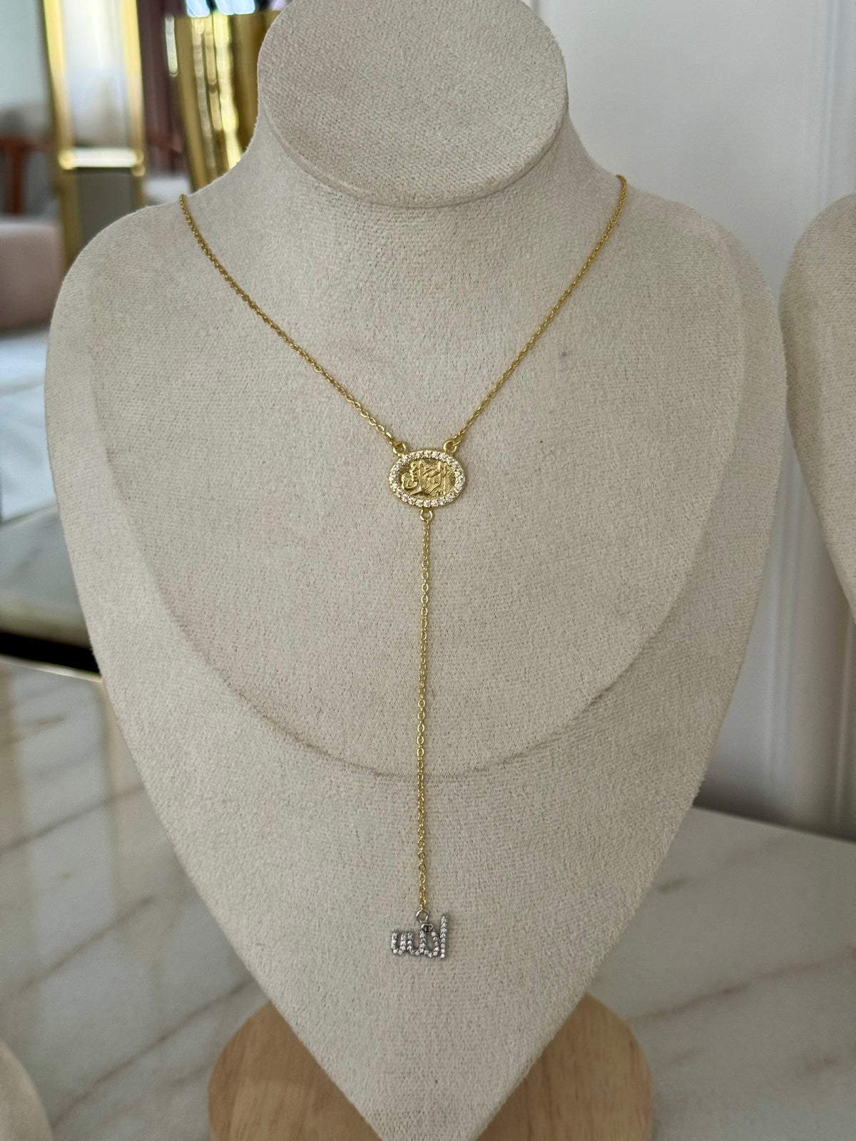 Drop necklaces 34