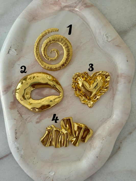 Sculpted Gold Brooch